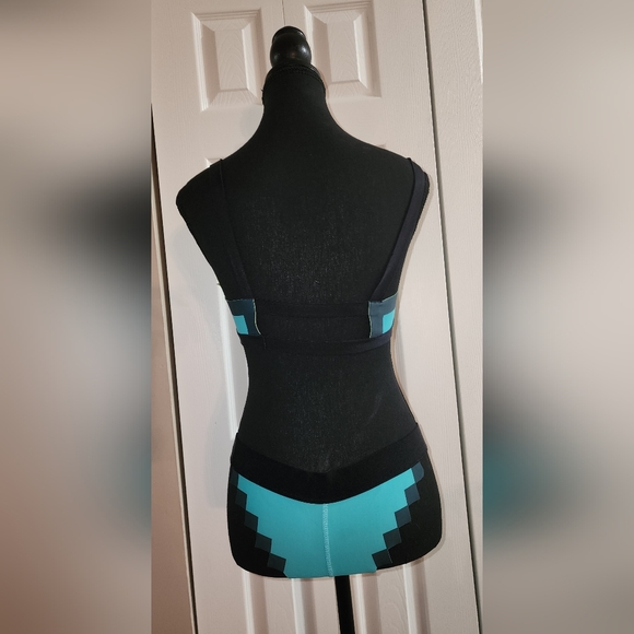 Pixel Bikini - Picture 2 of 8